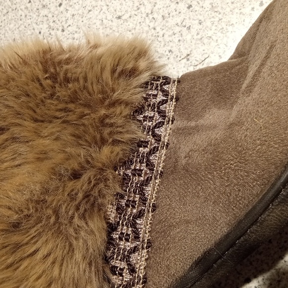 Isotoner slippers size 9.5-10 - Picture 3 of 5